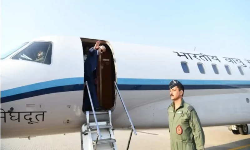 Jaishankar leaves Pakistan after animated chat with Dar