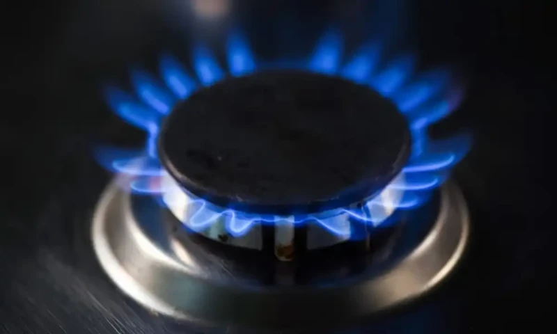 Gas supply disrupts in Karachi&rsquo;s Liaquatabad after main pipeline damaged