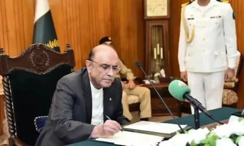 President Zardari greenlights 26th Constitutional Amendment