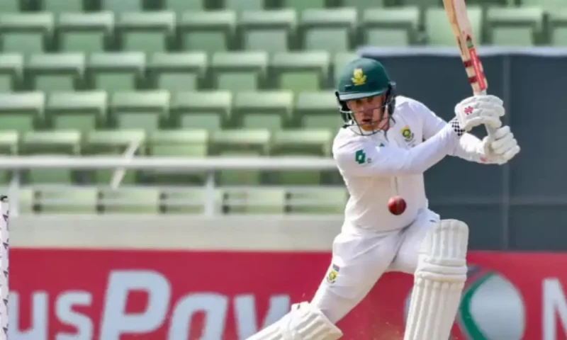 South Africa 243-8 at lunch, lead Bangladesh by 137