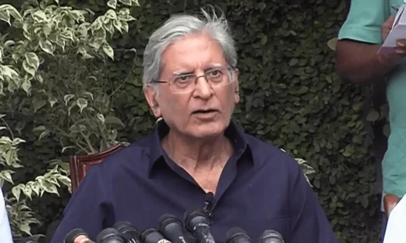 Government afraid of &lsquo;one prisoner&rsquo;, says PPP leader Aitzaz Ahsan