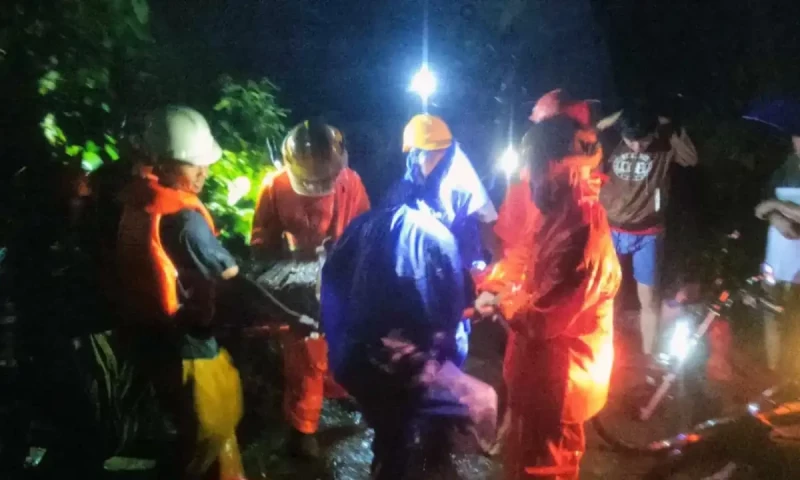 Thousands evacuate as tropical storm Trami strikes the Philippines