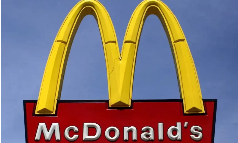 McDonald&rsquo;s removes burgers linked to E. Coli outbreak from 20% of US outlets