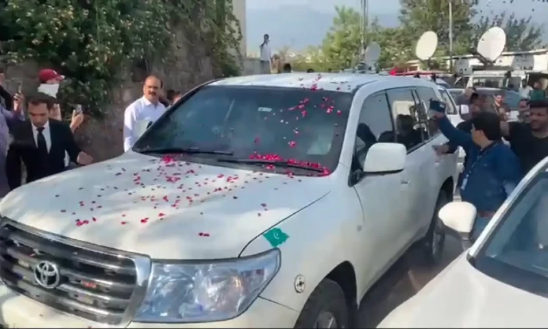 Imran Khan&rsquo;s wife Bushra Bibi leaves for Peshawar after release from Adiala Jail