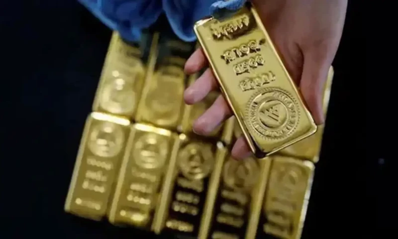 Gold prices take a tumble in Pakistan