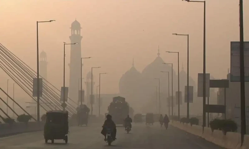 Lahore imposes &lsquo;Green Lockdown&rsquo; to combat smog