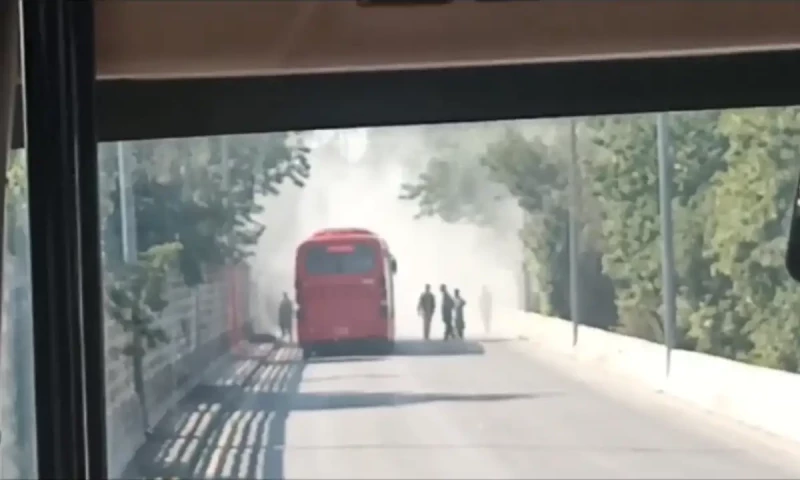 Fire breaks out in Islamabad&rsquo;s Metro Bus