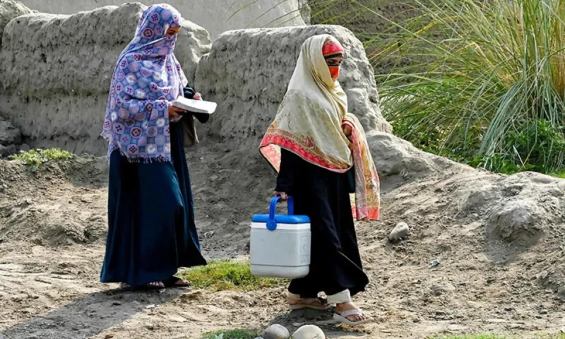 Pakistan anti-polio drive struggles against militants, mistrust