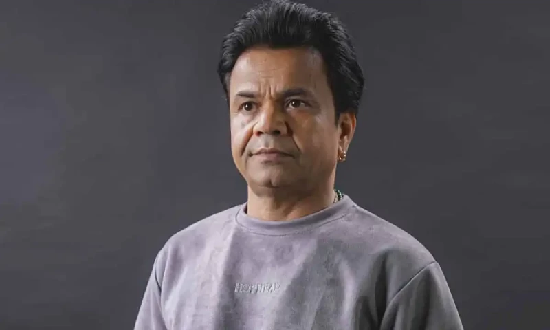 Rajpal Yadav apologises after snatching journalist&rsquo;s phone over Diwali firecracker query