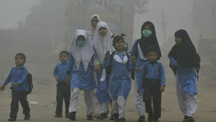 Punjab closes schools, colleges up to 12th grade amid smog crisis