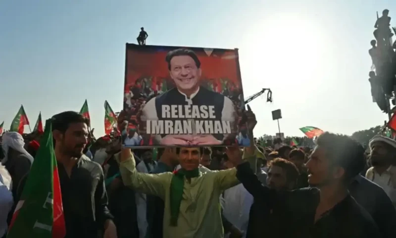 Incarcerated ex-PM Khan doesn&rsquo;t expect US President-elect Trump to seek his release