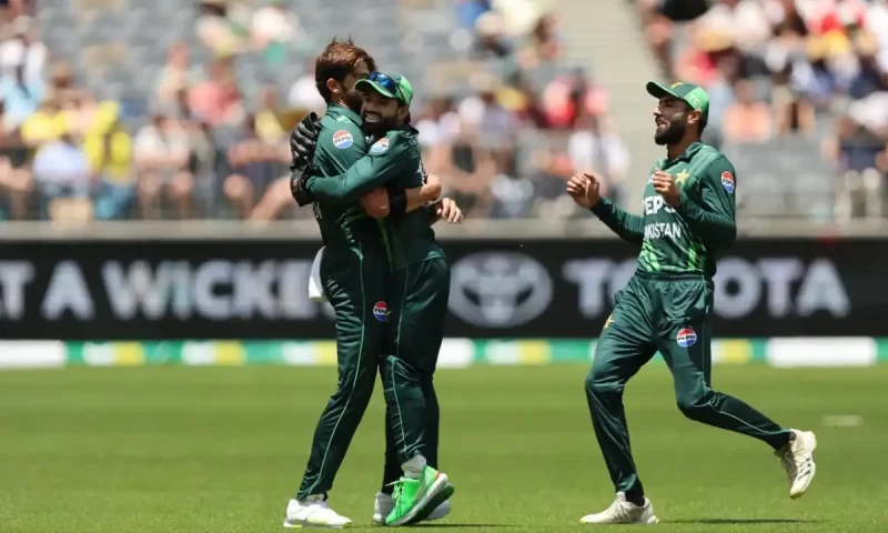 Pakistan smash Australia to win first bilateral ODI series in 22 years