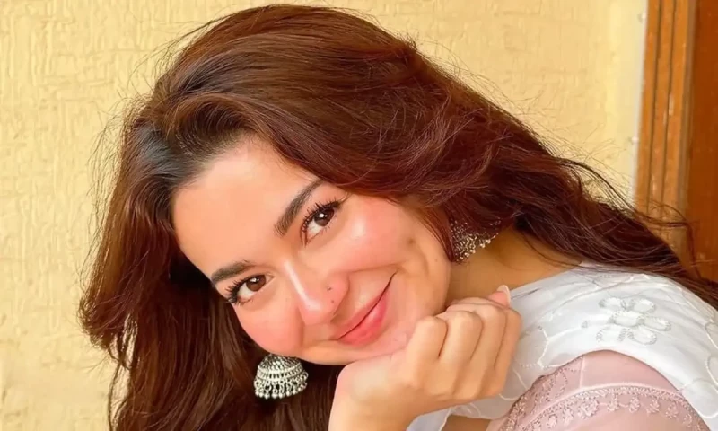 Actress Hania Aamir says she won&rsquo;t keep her marriage plans secret