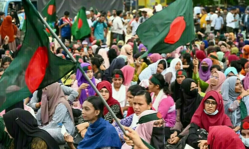 Supporters of Bangladesh ex-leader arrested with Trump signs