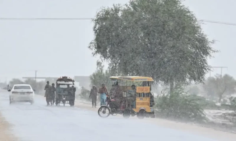 PMD finally predicts rain in several areas of Pakistan