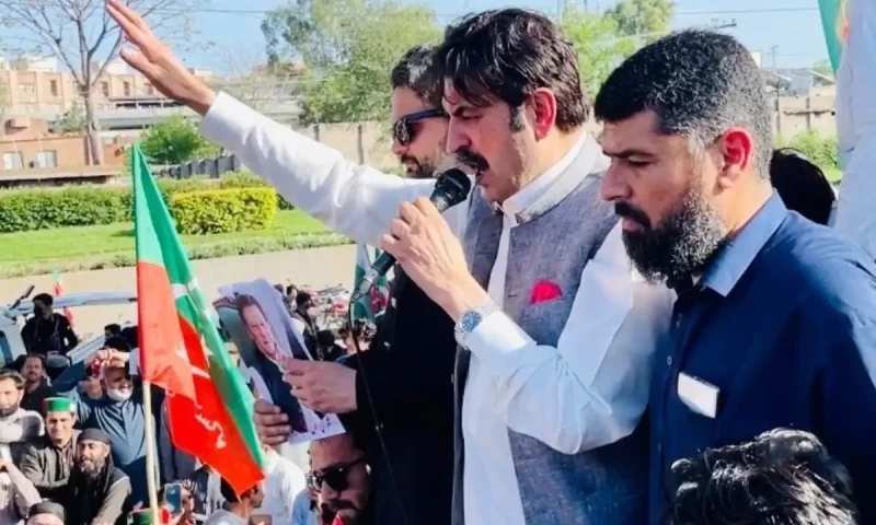 PTI protest should solely focus on &lsquo;one purpose&rsquo;: Marwat