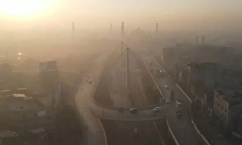 Lahore tops pollution charts again as smog crisis deepens in Punjab