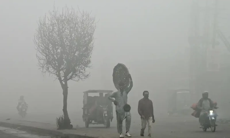 Punjab govt declares health emergency: complete lockdown in Lahore and Multan this weekend