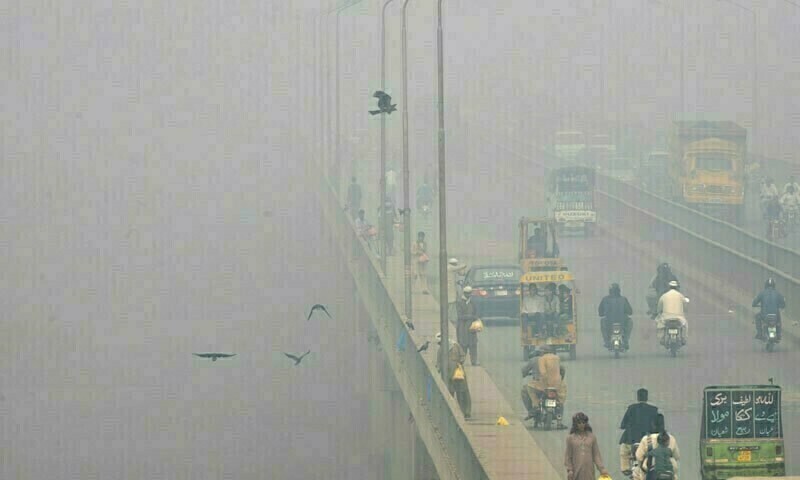 Lahore remains world&rsquo;s second most polluted city despite reduction in smog