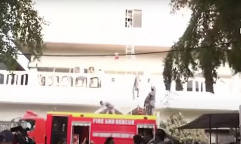 Fire put out at Karachi&rsquo;s hotel on Shahrah e Faisal