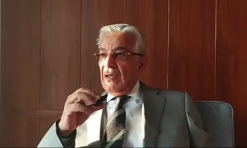 Defence Minister Asif confirms contacts between Gandapur, establishment
