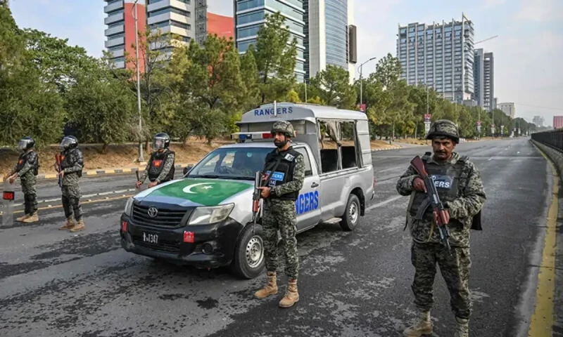 Will government offices be open in Islamabad on Monday?