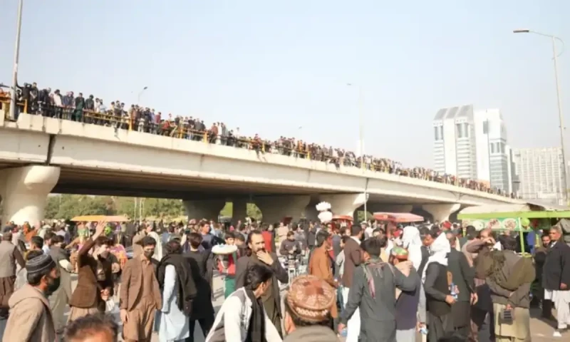 Islamabad administration orders closure of markets amid PTI protest