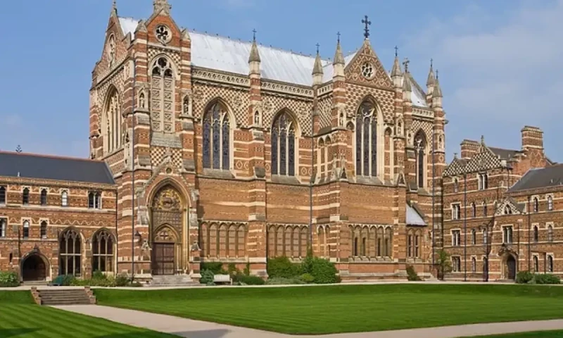 Oxford University elects Chancellor