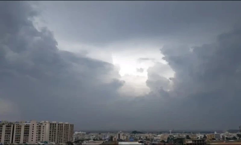 Karachi to experience partially cloudy weather today, PMD says