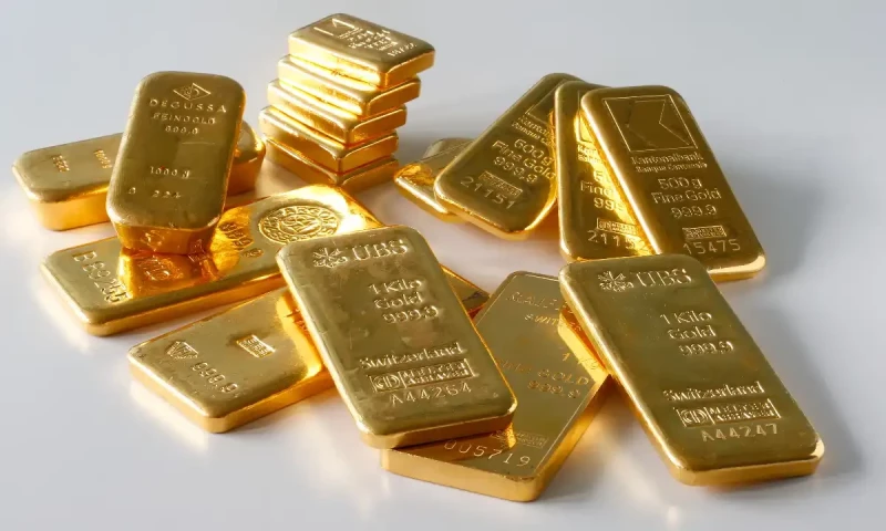 Gold prices decline in Pakistan following international market trends