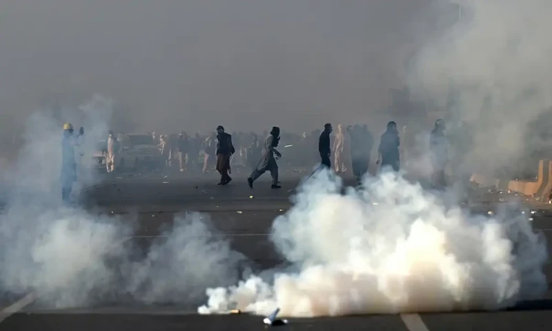 Police provided tear gas shells to Imran Khan supporters in PTI march: sources