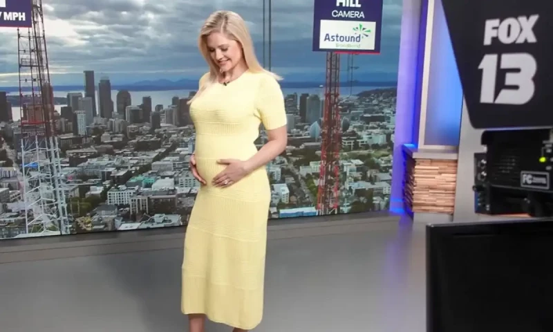 Pregnant meteorologist responds to viewer criticism of her on-air attire