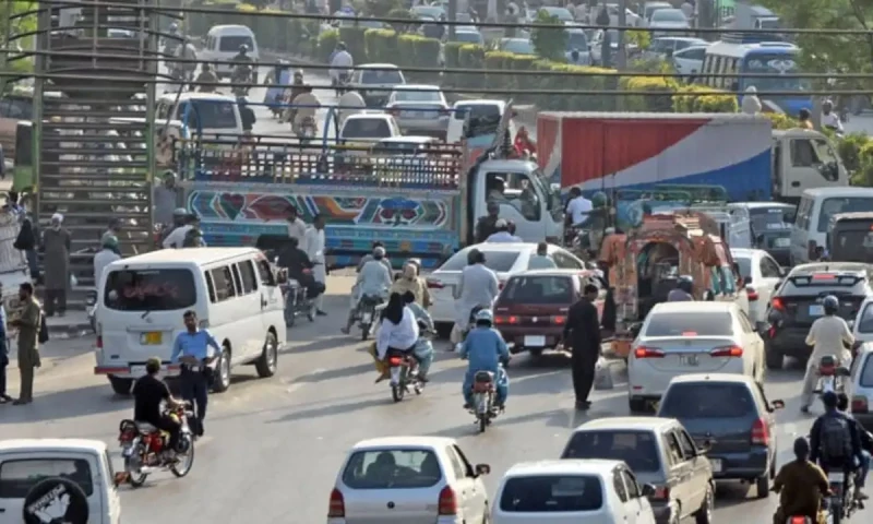 Punjab bans entry of heavy traffic in Lahore on Friday, Saturday, Sunday