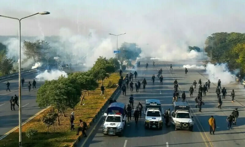 No direct clash between Pakistan Army, mob during PTI march: interior ministry