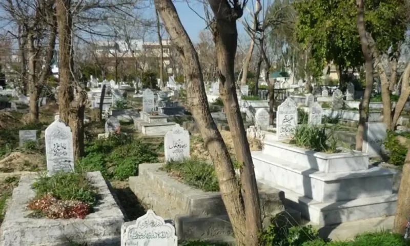 Ongoing discovery of human remains near Paracha Qabristan in Karachi