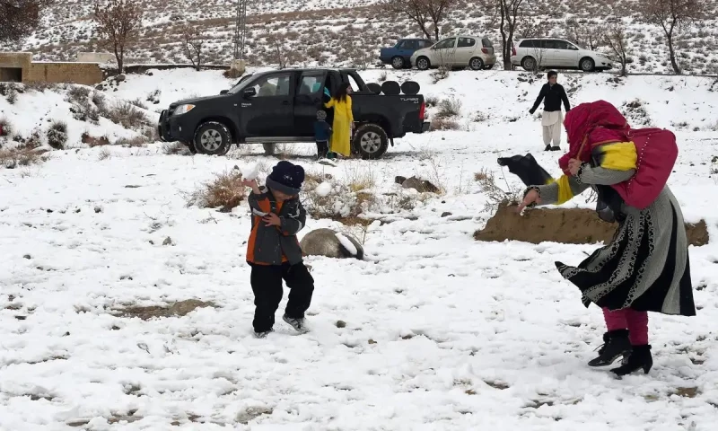 Severe cold weather hits upper regions of Pakistan