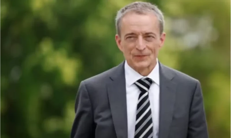 Intel CEO Pat Gelsinger departs amidst struggles to revitalize company