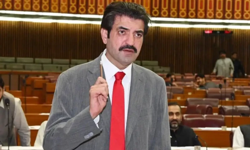 PTI&rsquo;s Sher Afzal Marwat hints at another protest in January