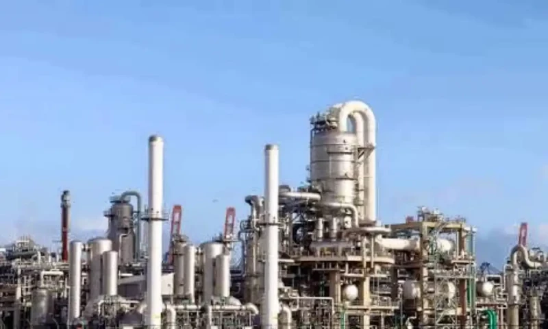 Pakistan set to resume importing discounted Russian crude oil