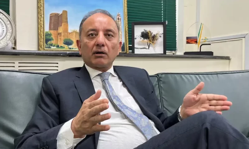 Pakistan defers LNG contract with Qatar for a year, petroleum minister says