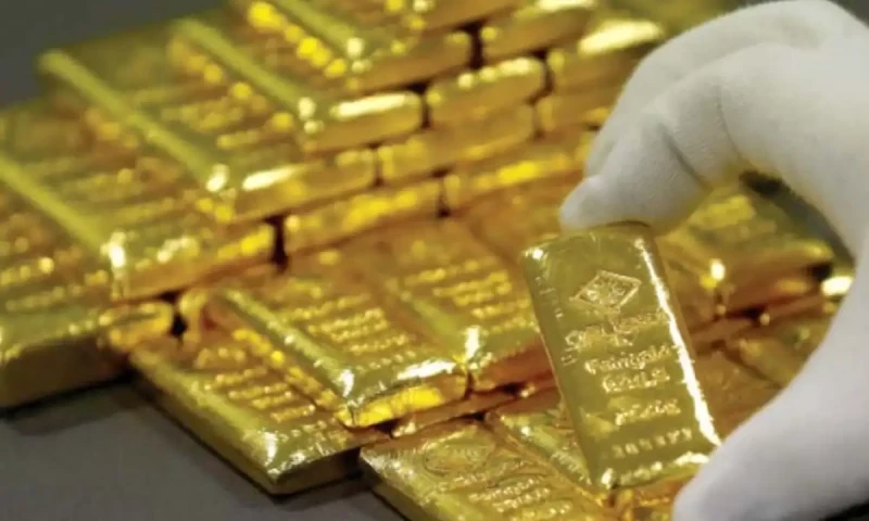 Gold prices surge in Pakistan as international market rises