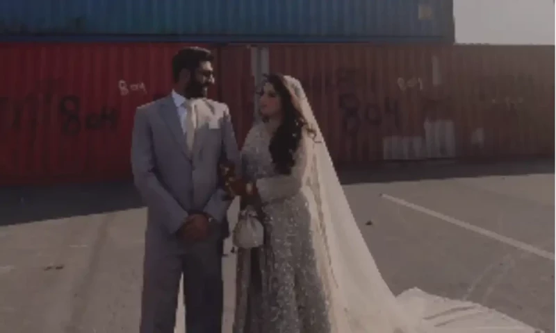 The truth behind newlywed couple&rsquo;s viral photoshoot during Islamabad protests