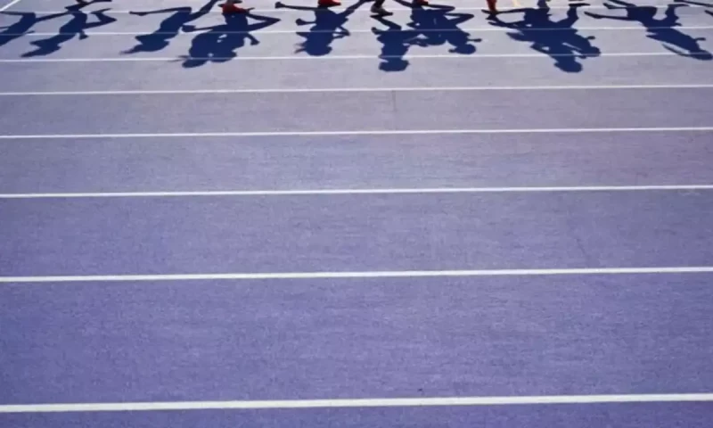 Australian sprinter, 16, betters Bolt to smash record