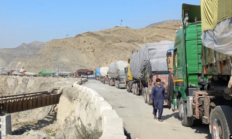 Several road closure causes severe shortage of essential goods in Parachinar