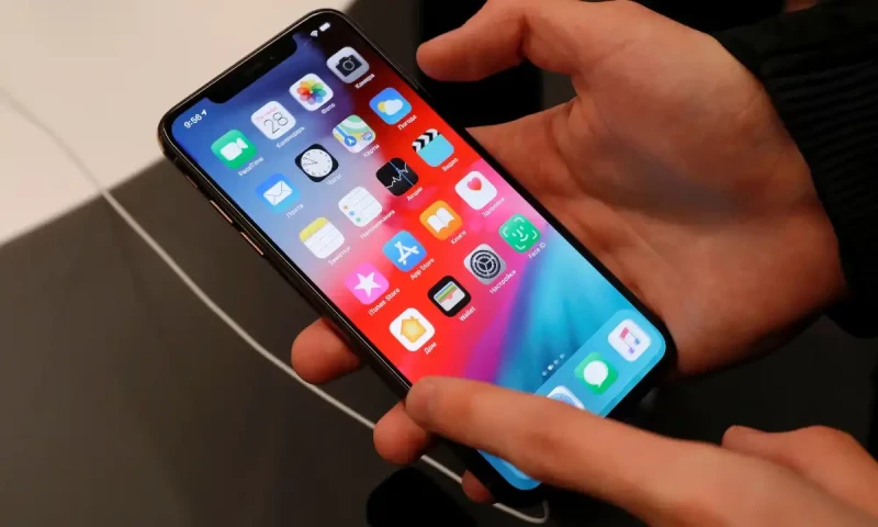 FBR to ban bringing commercial quantities of goods from abroad