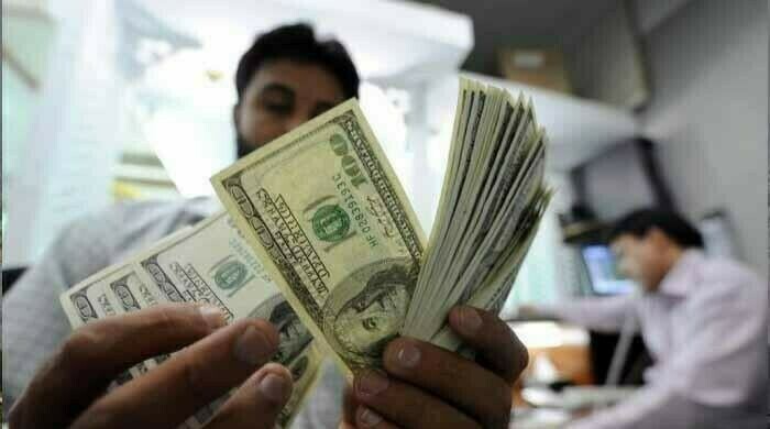 Overseas Pakistanis send record-breaking remittances in first five months