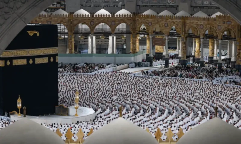 Government announces Hajj pilgrim updates on final day for applications