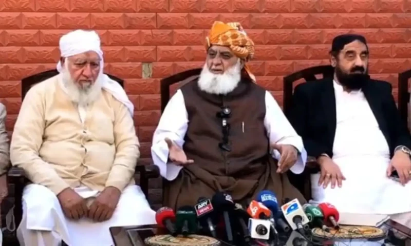 JUI-F chief Fazl &lsquo;stands firm&rsquo; on madressah registration bill