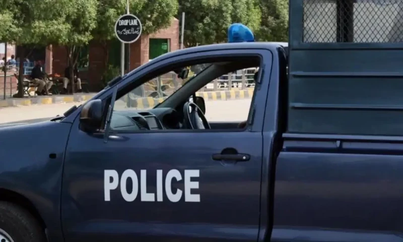 Medicine salesman robbed of millions in Shujabad