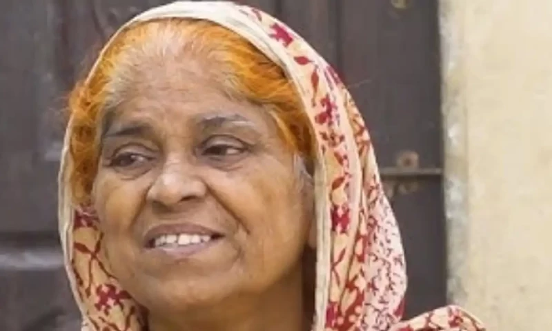 Indian woman returns home after 22 years in Pakistan